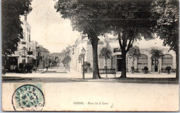 58 COSNE SUR LOIRE - Vue De La Place De La Gare. - Cosne Cours Sur Loire