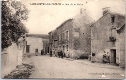 86 VANDOEUVRE DE POITOU - La Rue De La Mairie  - Autres & Non Classés