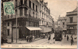86 POITIERS - Un Coin De La Place D'armes.  - Poitiers
