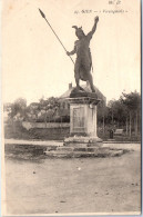 45 GIEN - La Statue De Vcercingetorix  - Gien