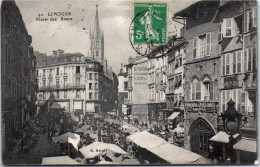 87 LIMOGES - Scene De Marche Place Des Bancs  - Limoges