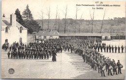 56 SAINT MICHEL EN PRIZIAC - Ecol Professionnelle, Le Defile - - Otros & Sin Clasificación