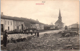 54 EMBERMENIL  Le Bourg Du Village (berger Et Ses Moutons) - Autres & Non Classés
