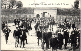 50 CHERBOURG - La Sortie Des Ouvriers De L'arsenal - Cherbourg