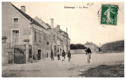89 CHAMPS - La Place Du Village. - Sonstige & Ohne Zuordnung