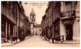 87 SAINT JUNIEN - Rue De La Liberte. - Saint Junien