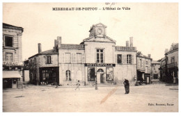 86 MIREBEAU DE POITOU - Vue De L'hotel De Ville  - Mirebeau