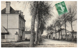 86 LES BARRES - La Poste Et Entree Du Village  - Sonstige & Ohne Zuordnung