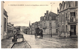 85 FONTENAY LE COMTE - La Rue De La Republique, Pres De La Gare - Fontenay Le Comte