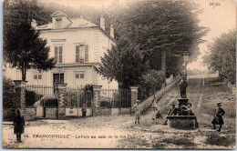 95 FRANCONVILLE - Le Parc Au Coin De La Rue Philippe. - Franconville