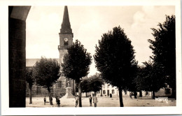 56 CLEGUEREC - La Place Et L'eglise  - Sonstige & Ohne Zuordnung