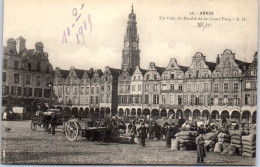62 ARRAS - Un Coin Du Marche Et Grande Place -  - Arras