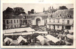 72 LE GRAND LUCE - Place De La Republique, Un Jour De Marche  - Le Grand Luce