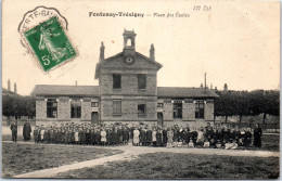 77 FONTENAY TRESIGNY - La Place Des Ecoles -  - Fontenay Tresigny