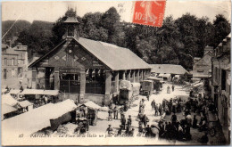 76 PAVILLY - La Place De La Halle Un Jour De Marche -  - Otros & Sin Clasificación