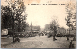 92 COURBEVOIE - Place De L'hotel De Ville, Le Marche. - Courbevoie