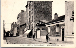 92 ISSY LES MOULINEAUX - Rue Jules Gevelot. - Issy Les Moulineaux
