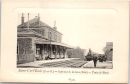 78 SAINT CYR ECOLE - Interieur De La Gare, Le Train De Paris - - St. Cyr L'Ecole