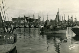 CPSM  CONCARNEAU  - Le Port. - Concarneau