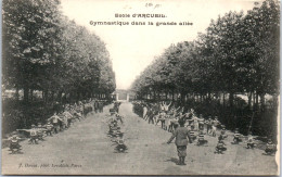 94 ARCUEIL CACHAN - Gymnastique Dans La Grande Allee De L'ecole. - Arcueil