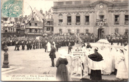 60 BEAUVAIS - La Chasse Et L'hotel De Ville.  - Beauvais