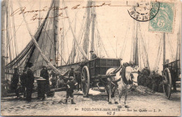 62 BOULOGNE SUR MER - Sur Les Quais, Un Dechargement  - Boulogne Sur Mer