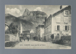 CPA - 38 - Environs De Grenoble - Voreppe Et Le Pic De Chalais - Animée - Non Circulée - Voreppe
