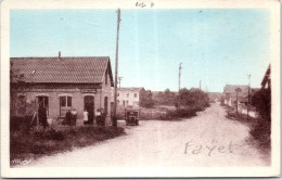 02 FAYET - La Place Du Village. - Andere & Zonder Classificatie