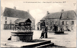 18 HENRICHEMONT - Place Henri IV, Le Vieux Puits. - Henrichemont