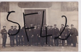 LYON   PEYRACHE      CARTE PHOTO  PERSONNEL FONDERIE  DOUENNE - Autres & Non Classés