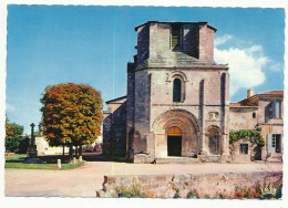 CPSM Dentelée 10.5 X 15 Gironde SAINT EMILION L'Eglise Collégiale (XII° S.) Et Fossé Des Fortifications - Saint-Emilion