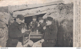 ATTENDANT LE COMBAT OFFICIERS BELGES REUNIS DANS LA VILLA DITE DES ZOUAVES - Oorlog 1914-18