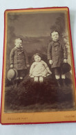 PHOTO CDV 3 ENFANTS AVEC CHAPEAU   -  PHOTOGRAPHE ROUILLER VENDOME V° 10.5X6.5 CM - Oud (voor 1900)
