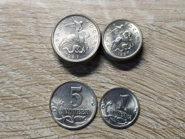 Russia Set Of 2 Coins 5+1 Kopeck 1997 UNC Price For One Set - Russia