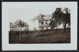 Foto-AK Wetzikon, Familie Auf Dem Balkon Einer Stadtvilla  - Autres & Non Classés