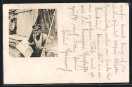 AK Soldat Mit Schirmmütze Im Schützengraben  - Guerra 1914-18