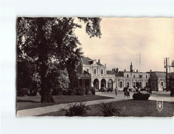 MOULINS : Square Général Leclerc Et La Gare - Très Bon état - Moulins