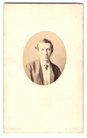 Photo Robert Faulkner, Bayswater, 46, Kensington Gardens Square, Junger Herr Im Anzug Mit Krawatte  - Anonyme Personen