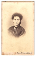 Fotografie Jos. V. Schweickhardt, Stockerau, Junge Hübsche Dame Mit Kreuzkette  - Anonymous Persons