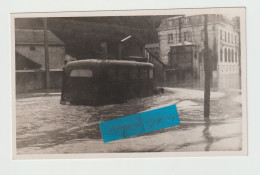 CPA PHOTO - 54 - BRIEY - Innondations De 1948, AUTOBUS Ou AUTOCAR Pris Dans L'innondation - RARE - - Briey