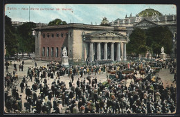 AK Berlin, Neue Wache, Aufziehen Der Wache  - Mitte