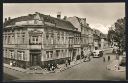 AK Fürstenwalde /Spree, Passanten In Der Dr.-Wilhelm-Külz-Strasse  - Fürstenwalde