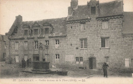 LOCRONAN : VIEILLES MAISONS DE LA PLACE - Locronan