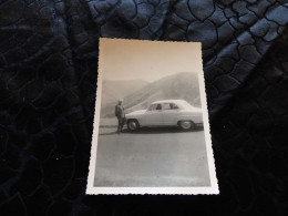 P-684 , Photo, Automobile, Une Simca Aronde 1300  Circa 1955 - Automobiles