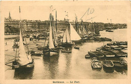 33 - Bordeaux - Le Port - Animée - CPA - Voir Scans Recto-Verso - Bordeaux