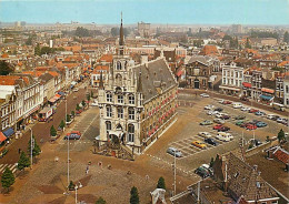 Pays-Bas - Nederland - Gouda - Marktplein - Gotisch Stadhuis (1450) Met - CPM - Voir Scans Recto-Verso - Gouda