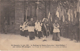 Nantes 44 _ Le Naufrage Du St Philibert 1931 ( Le Clergé De La Cathédrale à La Sortie Du Château) - Nantes