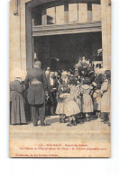 BORDEAUX - Hôpital Des Enfants - Des Fillettes De L'Hôpital Offrent Des Fleurs à M. Fallières - 1910 - Très Bon état - Bordeaux