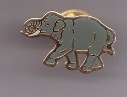 Pin's Animal  Eléphant  Réf  184 - Animales