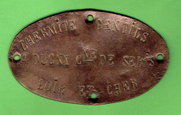 PLAQUE D IDENTITE LAITON POUR MATERIEL AGRICOLE LHERMITE GENTILS A DUGNY COMMUNE DE SERIS EN LOIR ET CHER - Antike Werkzeuge